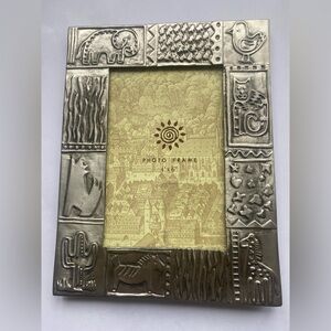 Unique pewter 4x6 picture frame with folk art embossed figures - new